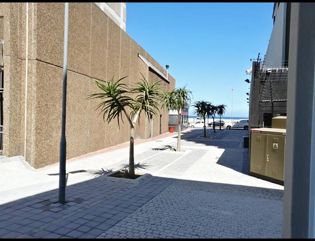 100M² BUILDING FOR SALE IN STRAND CENTRAL